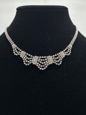 Vintage Silver And Rhinestone Princess Style Short Necklace